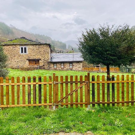 Casas Rurales Tareira En Taramundi Exterior photo