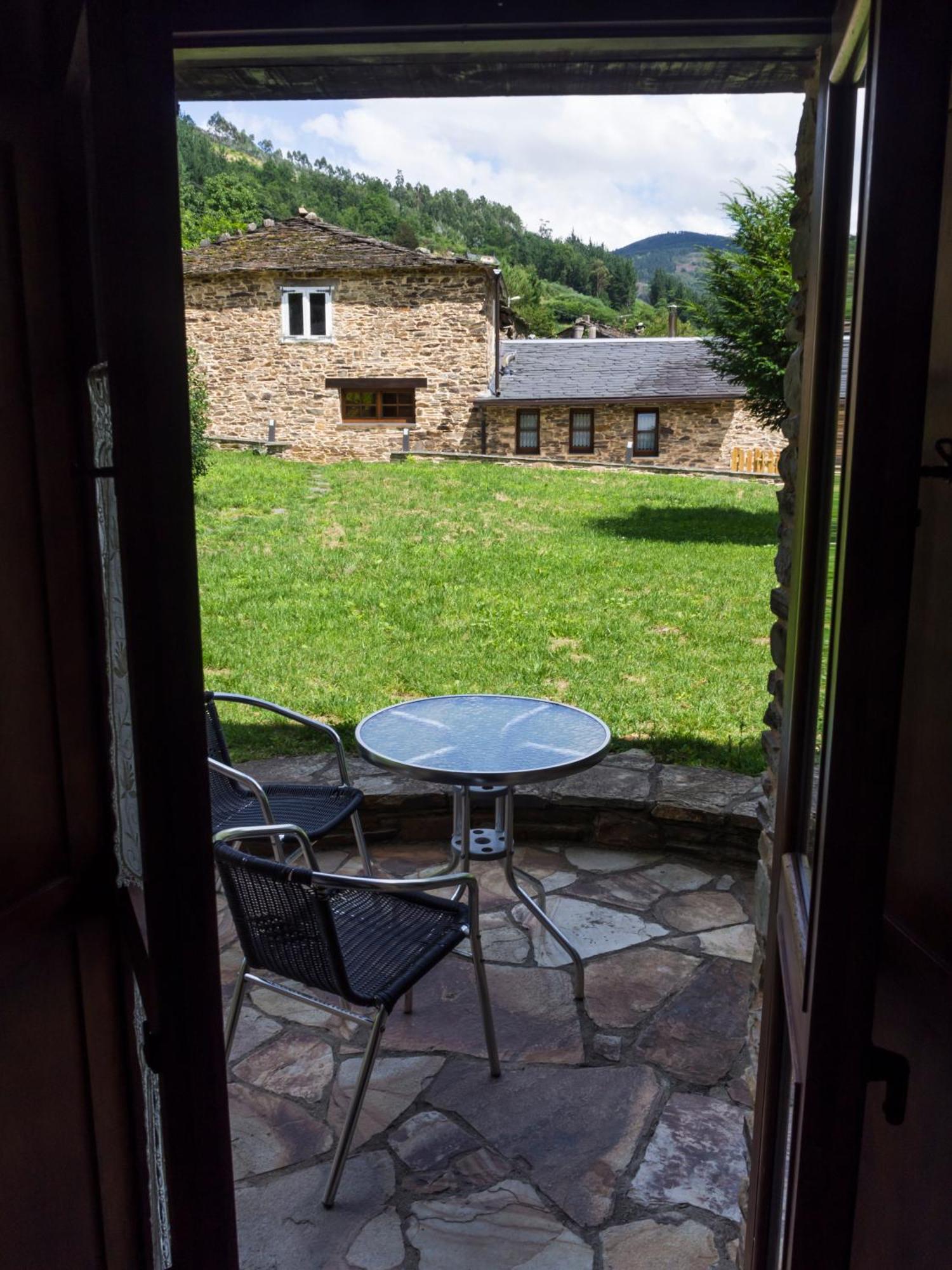 Casas Rurales Tareira En Taramundi Exterior photo