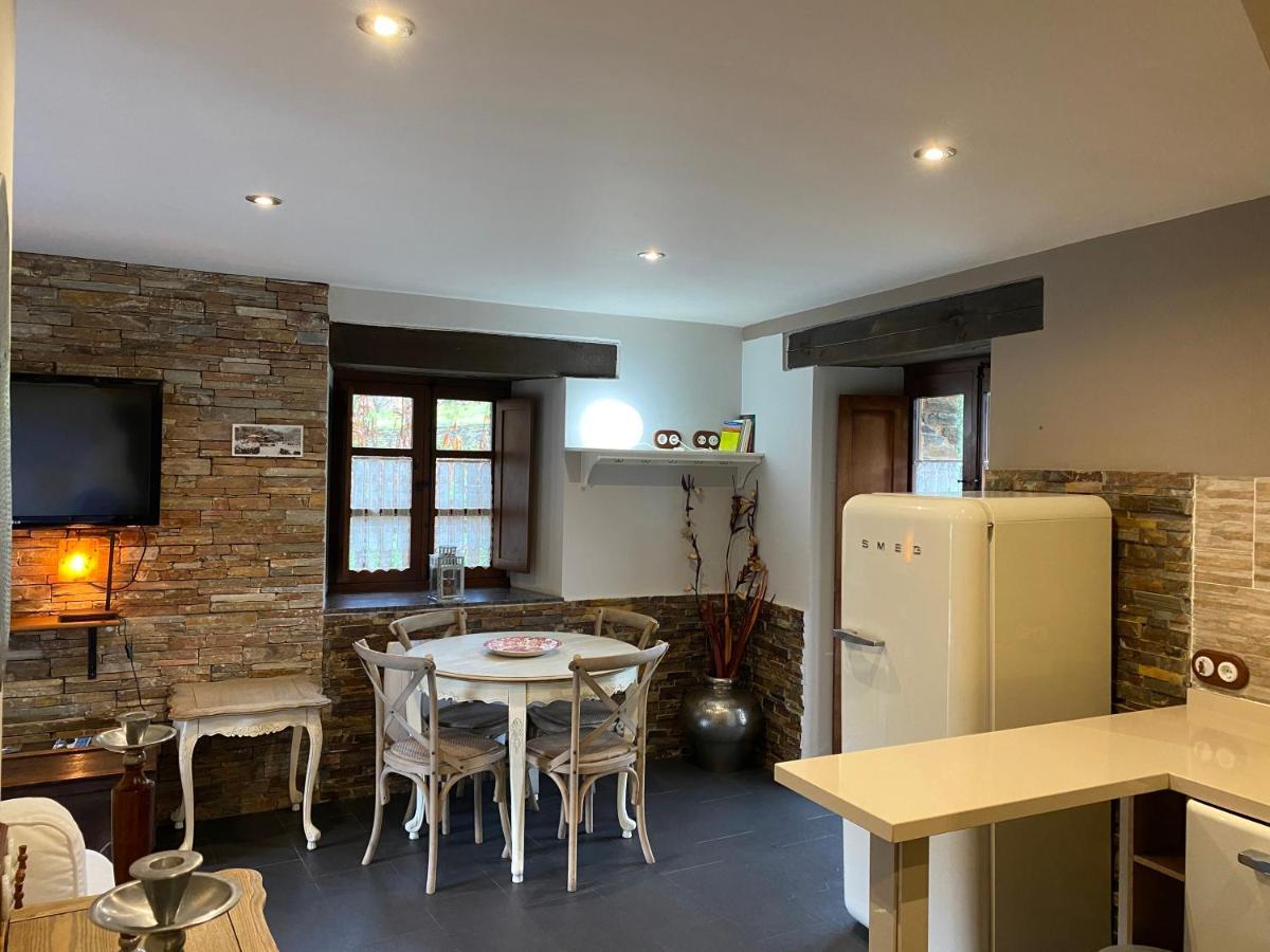 Casas Rurales Tareira En Taramundi Exterior photo
