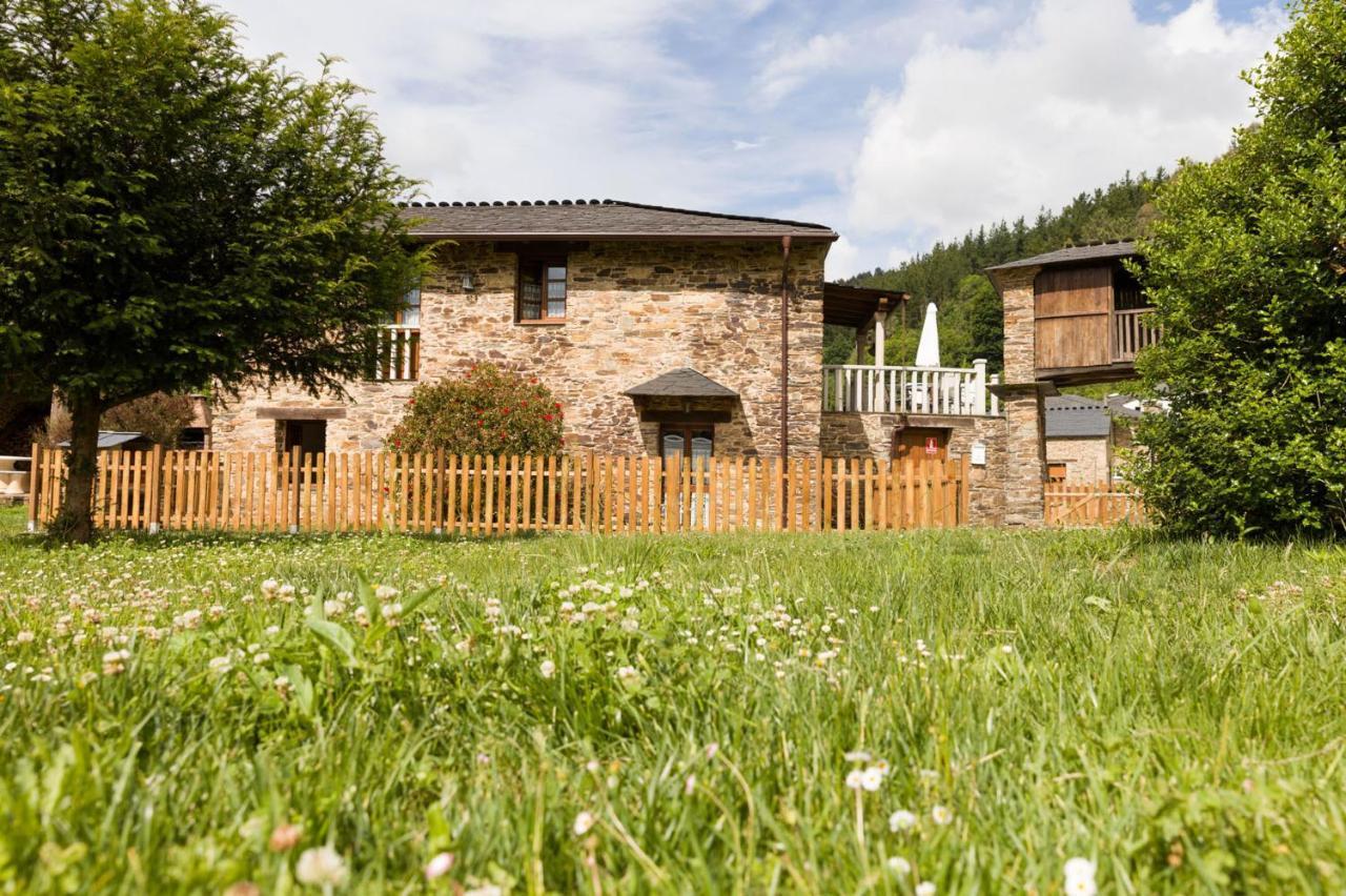 Casas Rurales Tareira En Taramundi Exterior photo