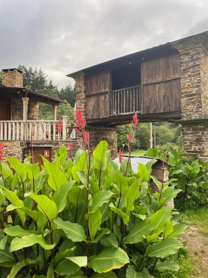 Casas Rurales Tareira En Taramundi Exterior photo